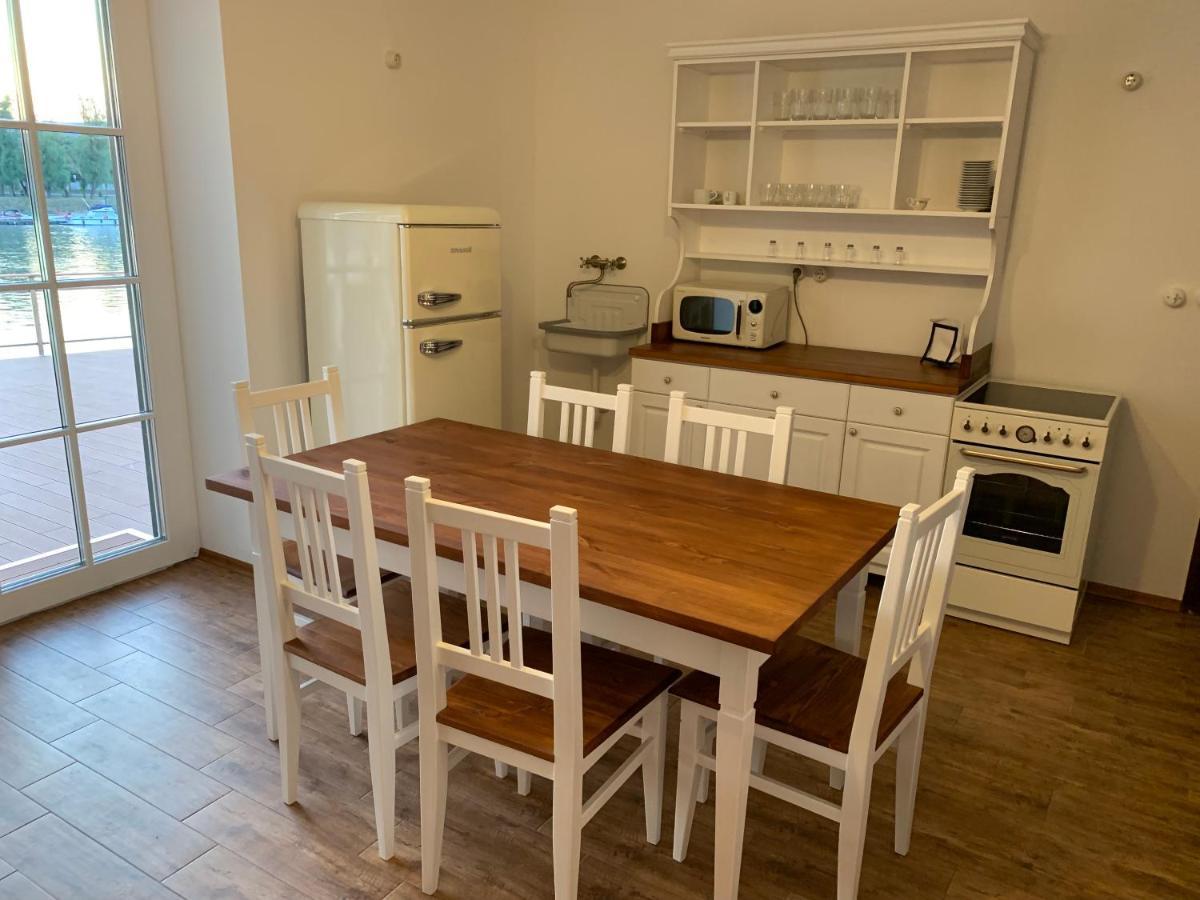 Szazesztendos Reveszhaz Apartman Szigetmonostor Bagian luar foto